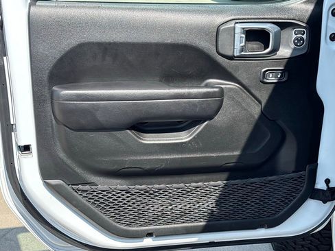 Used 2024 Jeep Wrangler Unlimited Rubicon image 13