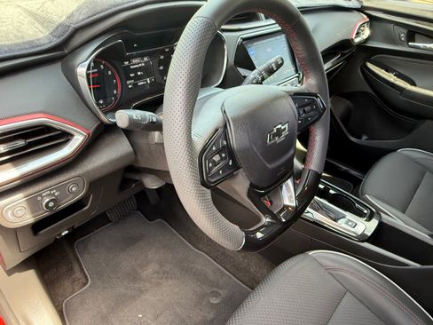 Used 2023 Chevrolet TrailBlazer RS w/ Convenience Package image 14