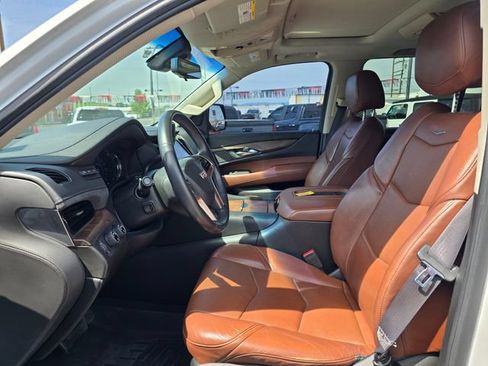 Used 2017 Cadillac Escalade ESV Premium Luxury AWD/4WD image 23