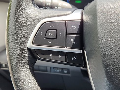 Used 2023 Toyota Sienna XLE w/ XLE Plus Package AWD/4WD image 22