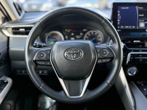 Used 2022 Toyota Venza Limited image 22