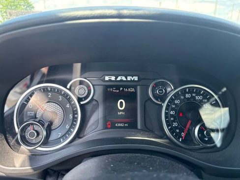 Used 2021 RAM 1500 Big Horn AWD/4WD image 14