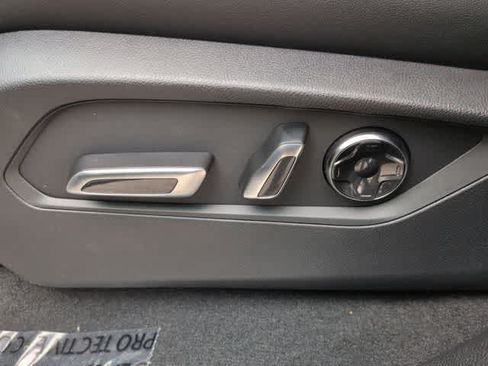 Certified 2026 Acura MDX FWD w/ Technology Package image 18