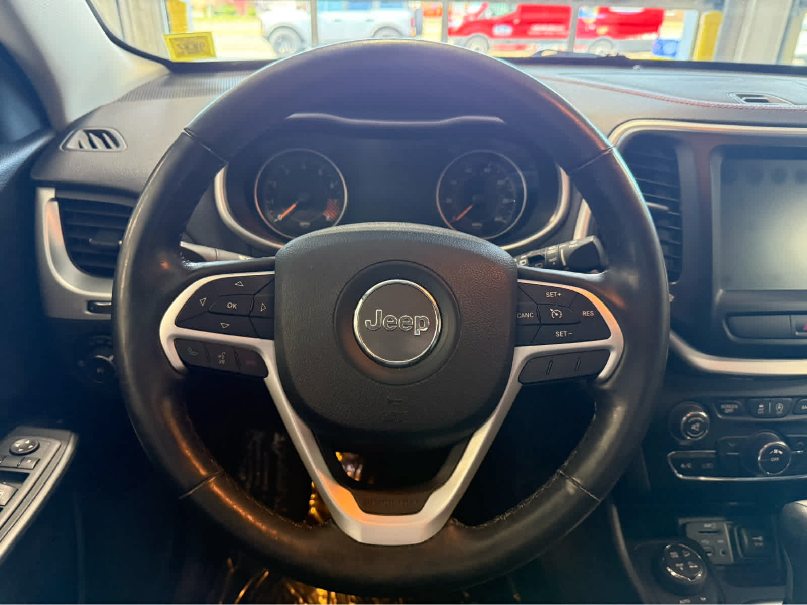 Used 2015 Jeep Cherokee Trailhawk w/ Leather Interior Group AWD/4WD image 15