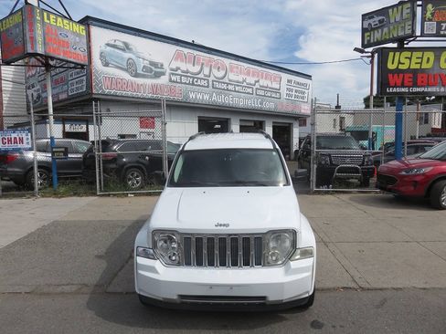 Used 2012 Jeep Liberty Limited AWD/4WD image 6