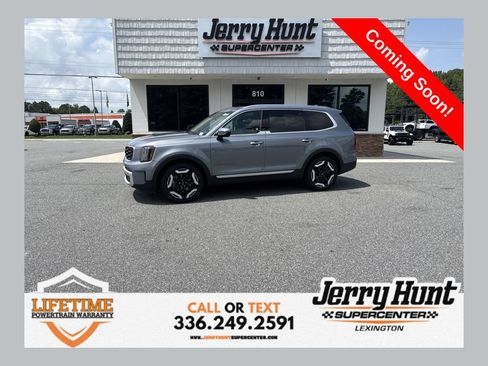 Used 2025 Kia Telluride S FWD image 1