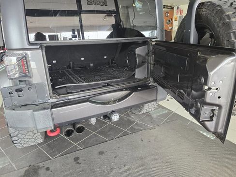 Used 2014 Jeep Wrangler Unlimited Sahara image 28