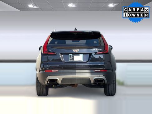 Used 2022 Cadillac XT4 Premium Luxury w/ Enhanced Visibility Package FWD image 10