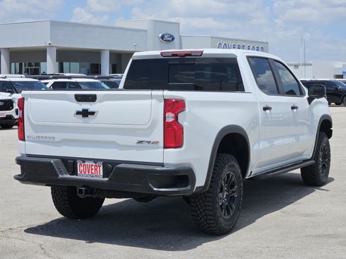 New 2026 Chevrolet Silverado 1500 ZR2 AWD/4WD image 3