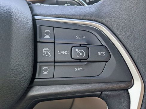 New 2025 Jeep Grand Cherokee L Limited image 21