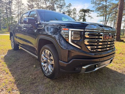 Used 2022 GMC Sierra 1500 Denali w/ Denali Reserve Package AWD/4WD image 13