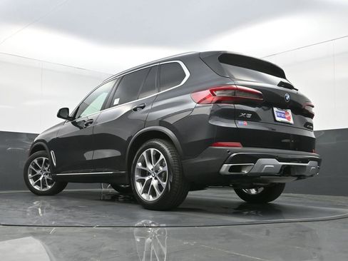 Used 2023 BMW X5 xDrive40i w/ Luxury Seating Package image 32