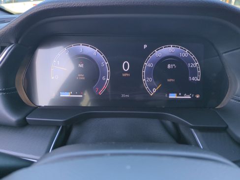 New 2025 Jeep Grand Cherokee Laredo image 10