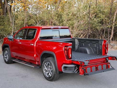 New 2026 GMC Sierra 1500 SLT w/ SLT Premium Plus Package image 8