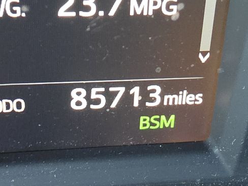 Used 2016 Toyota RAV4 Limited w/ Advanced Technology Package image 20