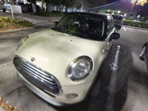 Used 2020 MINI Cooper 4-Door Hardtop image 9