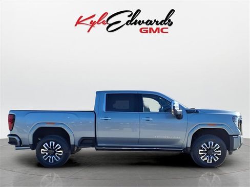 New 2026 GMC Sierra 2500 Denali Ultimate image 4