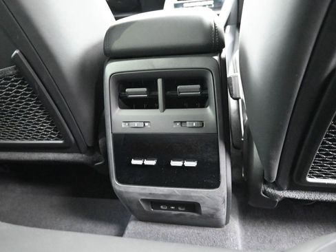 Used 2024 Porsche Macan 4 Electric image 28