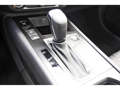 Certified 2025 Nissan Kicks SV image 25