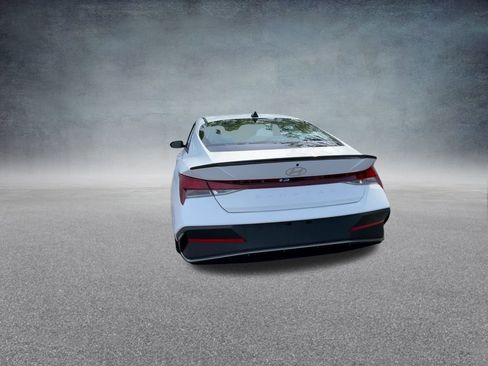 Used 2025 Hyundai Elantra Sport image 19