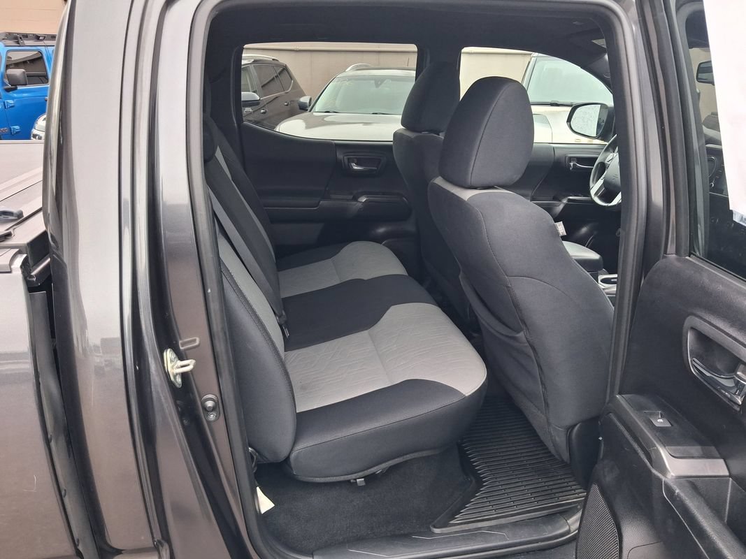Used 2020 Toyota Tacoma TRD Off-Road w/ Technology Package AWD/4WD image 19