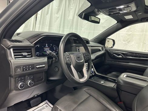 Used 2023 GMC Yukon XL Denali AWD/4WD image 15