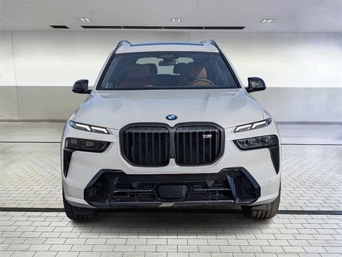 New 2026 BMW X7 M60i image 8
