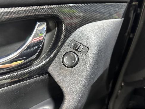 Used 2015 Nissan Rogue SL w/ SL Premium Package image 22