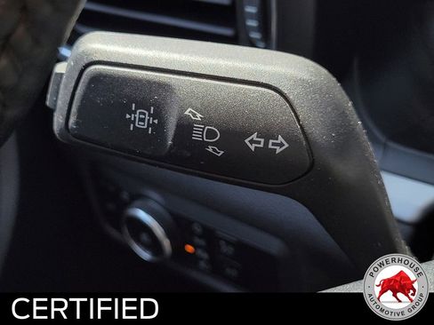 Used 2024 Ford Explorer XLT w/ Equipment Group 202A RWD image 33