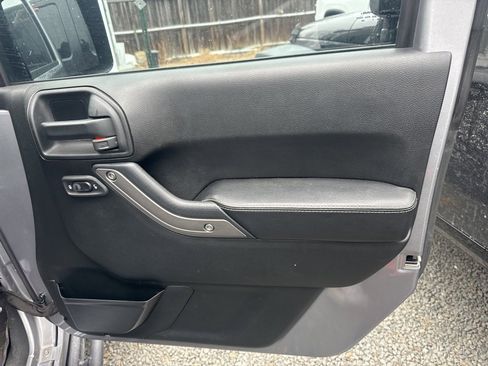 Used 2018 Jeep Wrangler Sport image 8