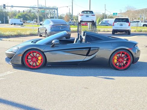 Used 2020 McLaren 570S Spider image 31