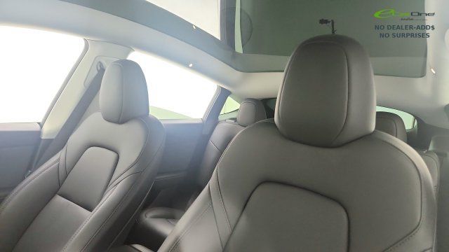 Used 2025 Tesla Model Y Long Range RWD image 34