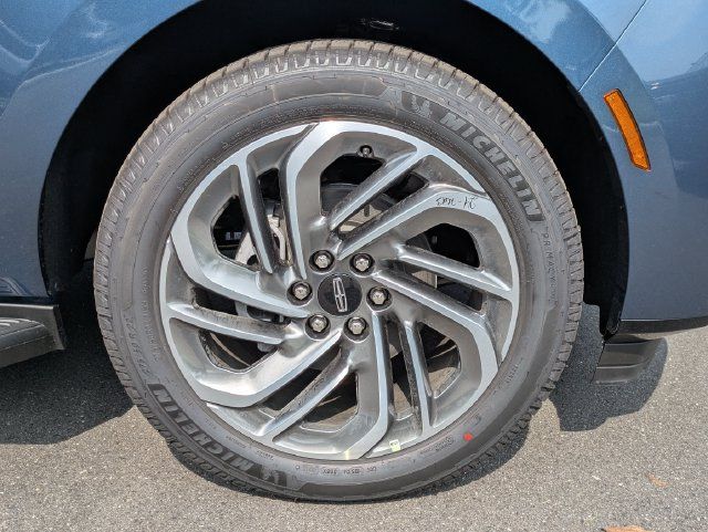 New 2027 Lincoln Navigator Premiere AWD/4WD image 11