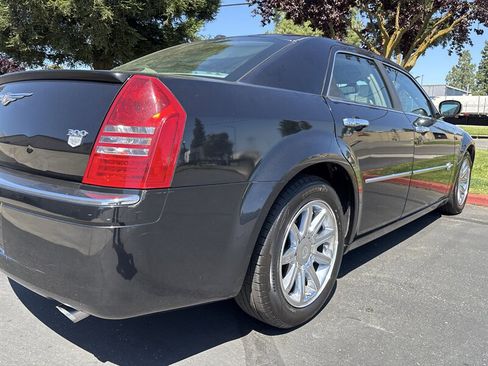 Used 2006 Chrysler 300 C RWD image 12