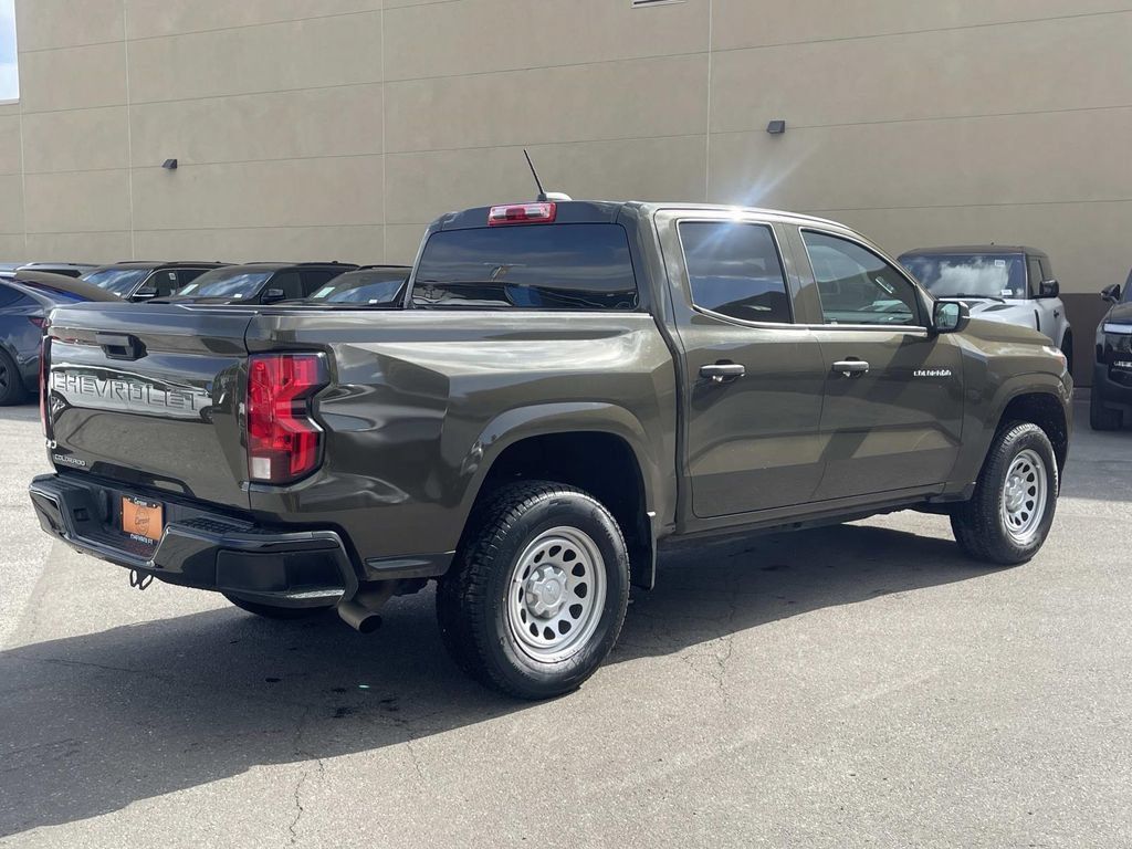 Used 2024 Chevrolet Colorado W/T RWD image 3
