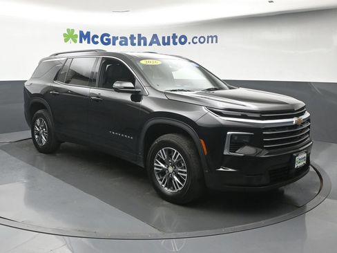 Used 2026 Chevrolet Traverse LT w/ Driver Confidence Package AWD/4WD image 2
