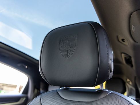 Certified 2025 Porsche Cayenne Coupe image 27