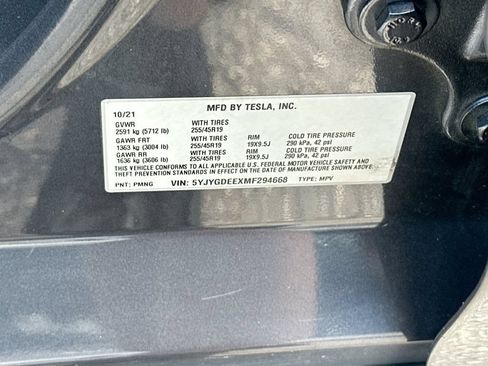 Used 2021 Tesla Model Y Long Range AWD/4WD image 30