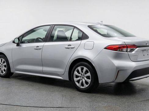 Used 2025 Toyota Corolla LE FWD image 6