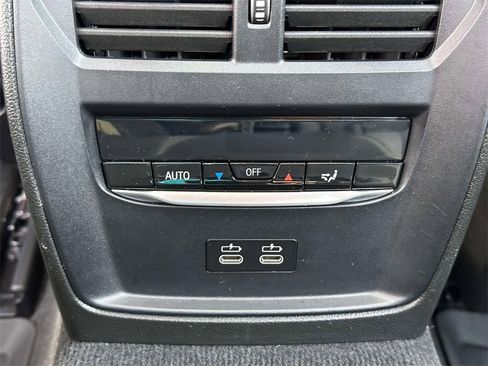 Certified 2025 BMW 330i xDrive Sedan w/ Convenience Package image 15