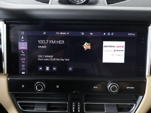 Used 2022 Porsche Macan image 41