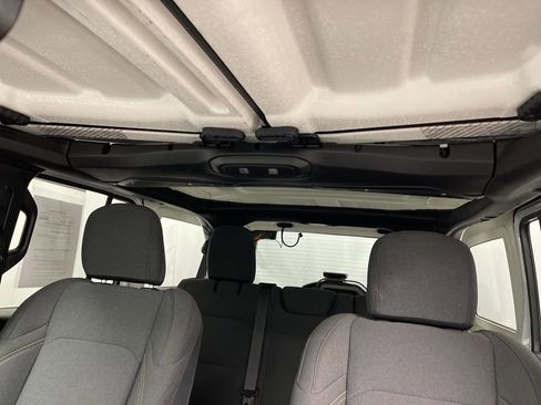 Used 2025 Jeep Wrangler Sport S image 9