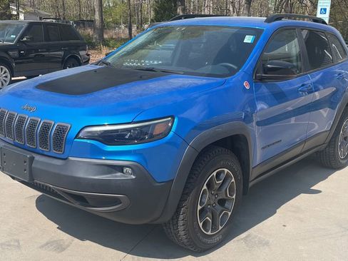 Used 2022 Jeep Cherokee Trailhawk w/ Trailer Tow Group image 2