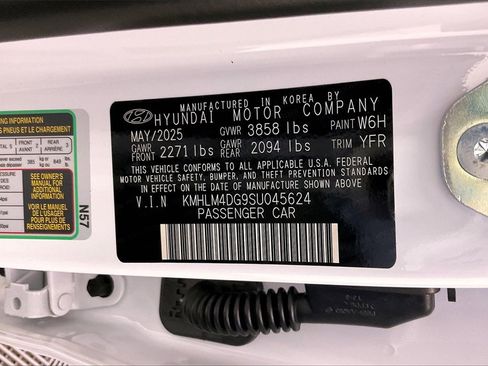 Certified 2025 Hyundai Elantra Sport w/ Cargo Package image 13