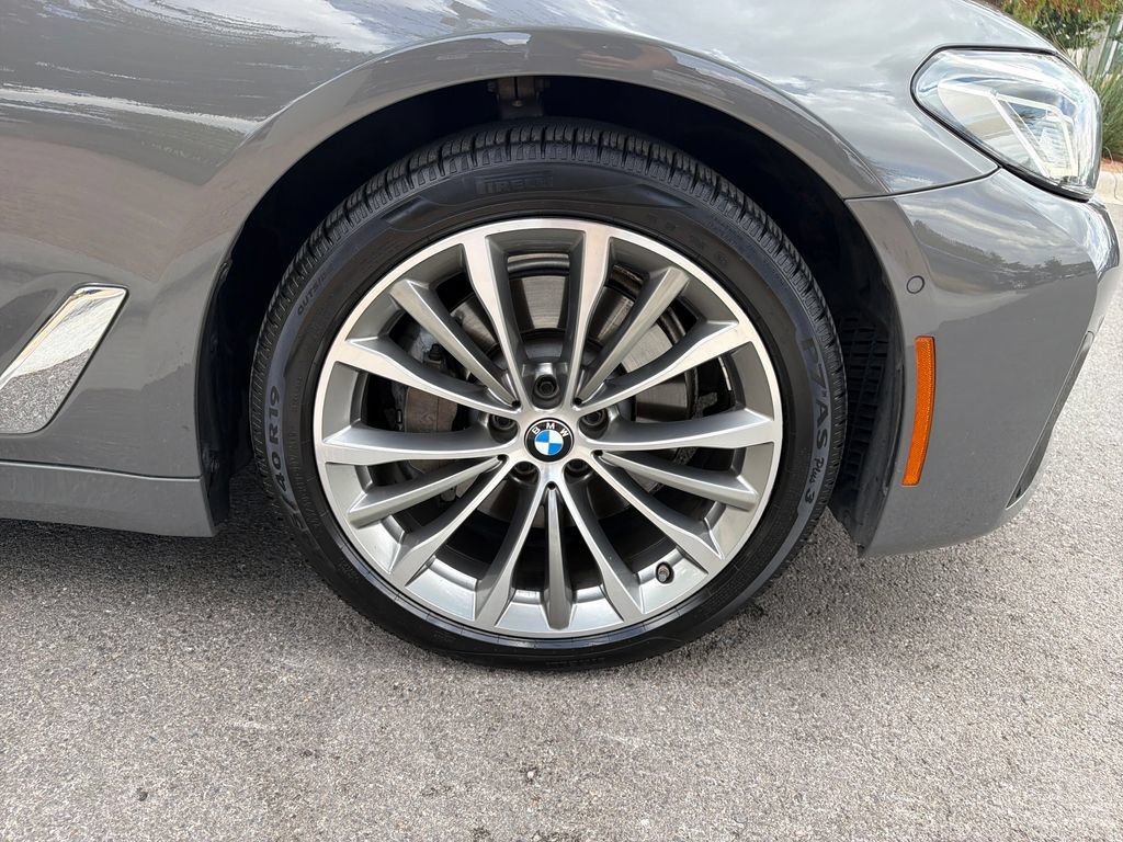 Used 2021 BMW 530i w/ Premium Package RWD image 14
