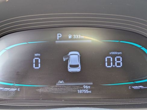 Used 2025 Hyundai Venue SEL FWD image 16