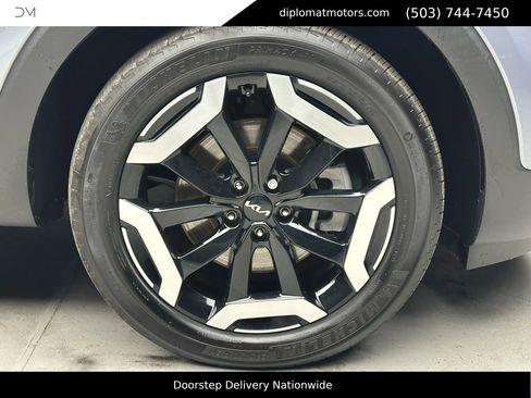 Used 2023 Kia Telluride EX w/ EX Captain's Chair Package image 39