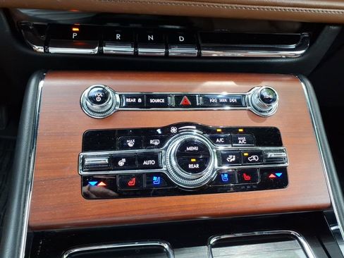 Used 2023 Lincoln Aviator Reserve w/ Equipment Group 201A AWD/4WD image 24