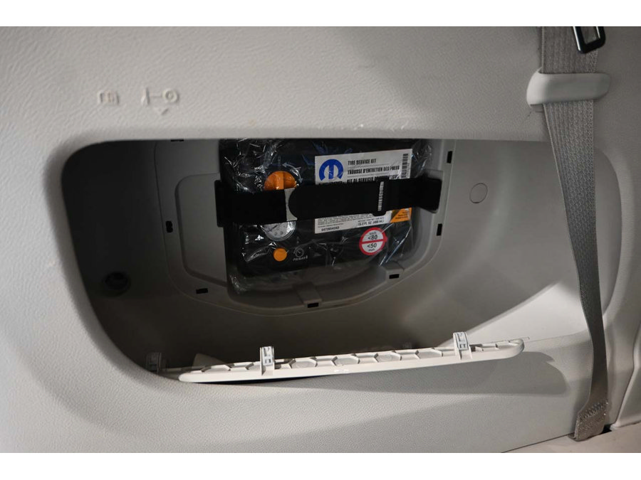 Used 2022 Chrysler Pacifica Touring-L FWD image 26