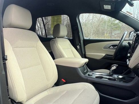 Used 2022 Chevrolet Traverse LT image 14